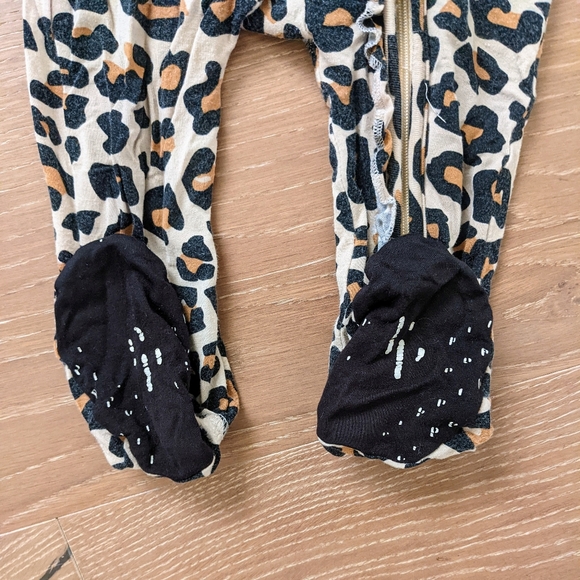 Posh Peanut Lana Leopard Ruffled Zipper Footie - Picture 4 of 5